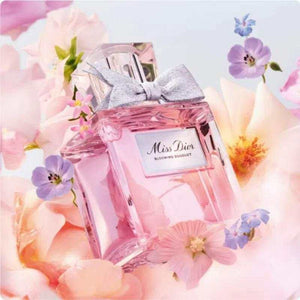 بكج ميس ديور بلومنق بوكيه – عطر ومكياج مع شنطة فاخرة