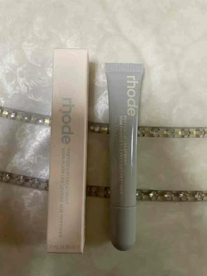 مرطب شفاه ملون من رود سكين Hailey بتركيبة جل مغذية للعناية بالشفاه