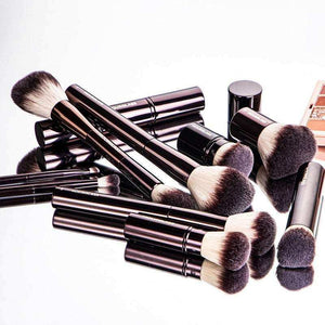 Professional Makeup Brushes Set – Premium Synthetic Fiber Brushes for Foundation, Powder, Eyeshadow & Contouring | Luxury Bronze Design with Ergonomic Handles.