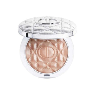 علّاقة مميزة من DIOR Powder Highlight بتصميم فاخر ودرجات ألوان لامعة هدية مثالية للمناسبات
