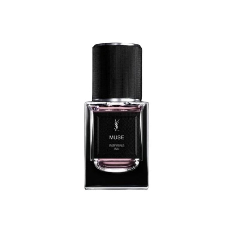 عطر سان لوران MUSE على خلفية سوداء