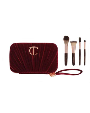 طقم فرش المكياج هوليوود ميني مع حقيبة مخملية حمراء وأربع فرش صغيرة للوجه والعين من شارلوت