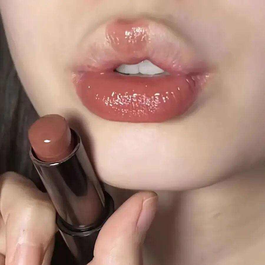 Waterproof moisturizing red brown lipstick with glossy mirror finish and long-lasting color