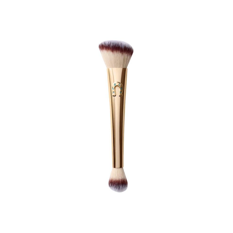فرشاة مكياج Hourglass ذات طرفين إصدار محدود على خلفية بيضاء