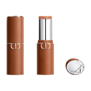 ستيك برونزر ديور Bronze Shadow بآلية التدوير الفضية مفتوحاً بجانب غطائه