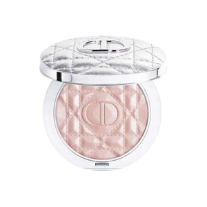 عبوة مميزة من DIOR Powder Highlight بلمسة نهائية مضغوطة ولمعان طبيعي هدية عيد ميلاد أنيقة