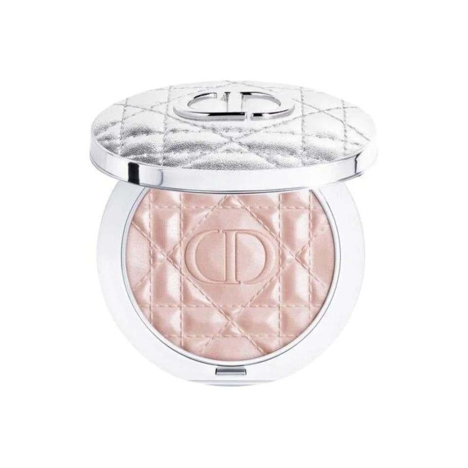عبوة مميزة من DIOR Powder Highlight بلمسة نهائية مضغوطة ولمعان طبيعي هدية عيد ميلاد أنيقة