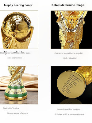 مجسم كأس العالم FIFA بطلاء ذهبي لامع وفخامة التصميم.
